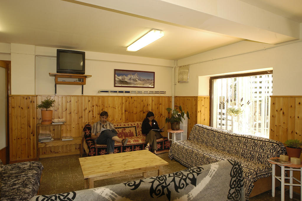 Xalet-Refugi U.E.C. Hostel La Molina  Bagian luar foto