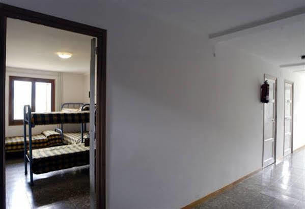 Xalet-Refugi U.E.C. Hostel La Molina  Bagian luar foto